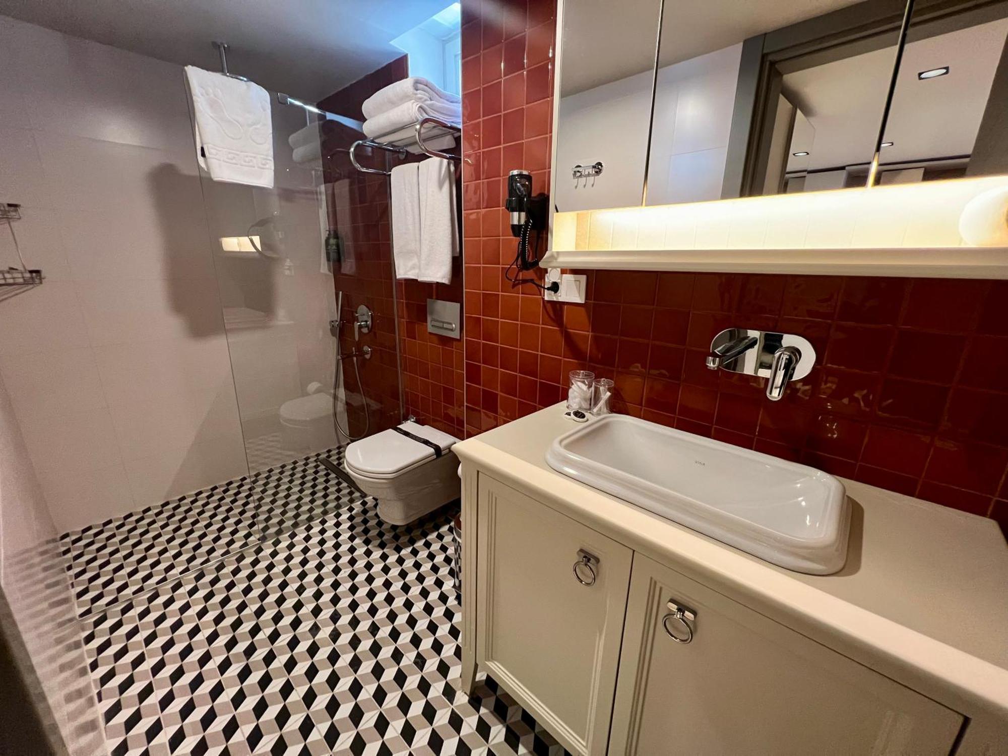 Weingart Suites Hotel Istanbul Bagian luar foto