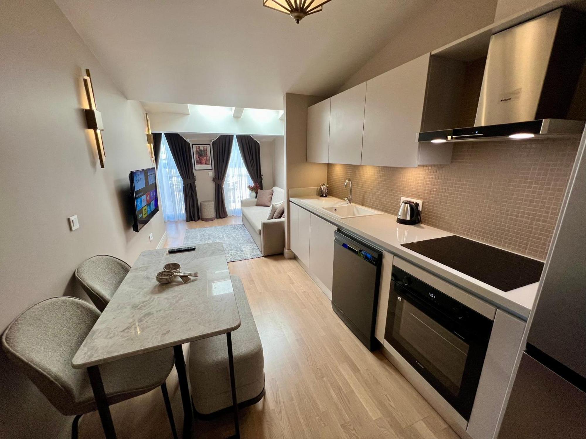 Weingart Suites Hotel Istanbul Bagian luar foto