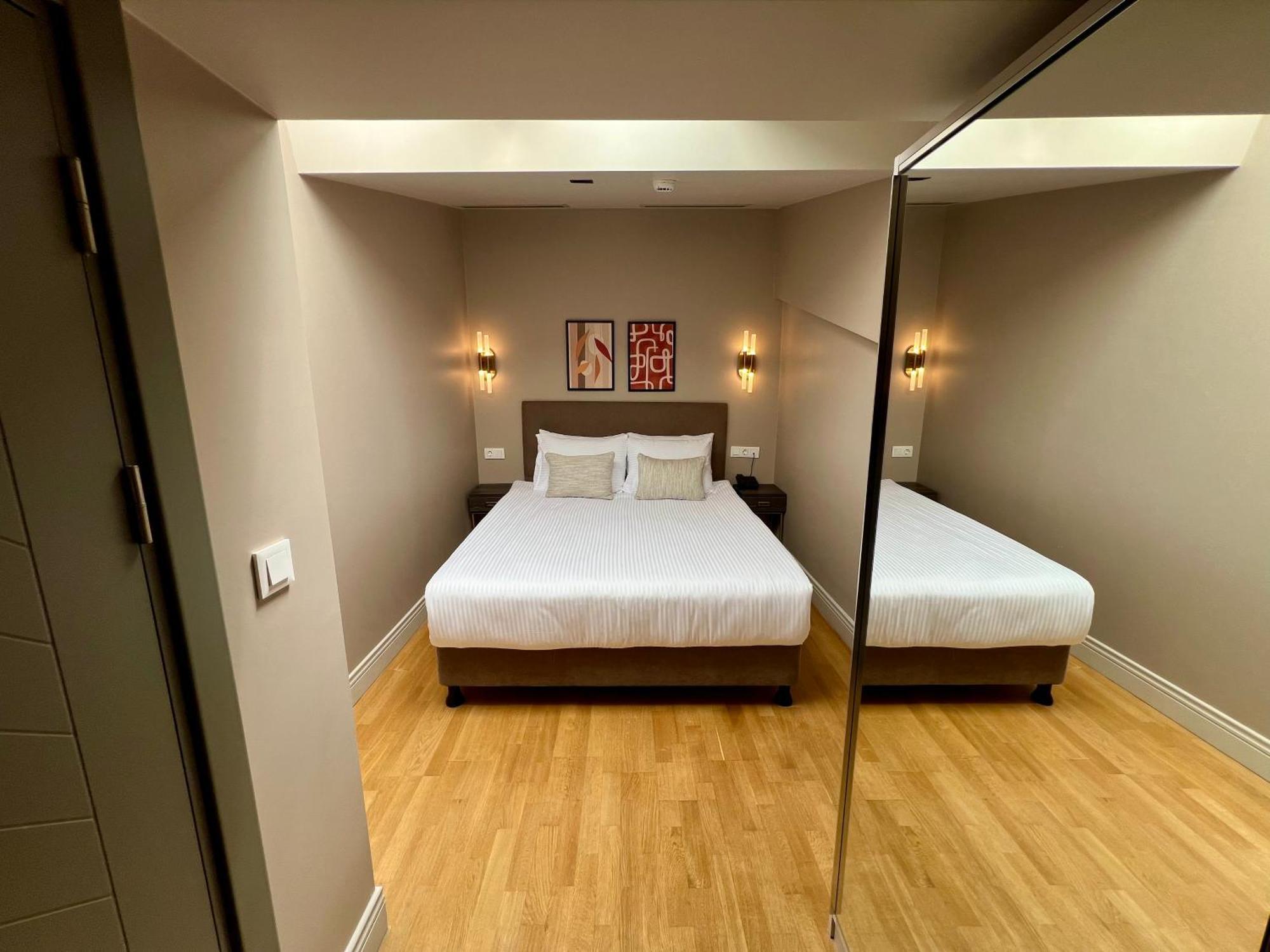 Weingart Suites Hotel Istanbul Bagian luar foto