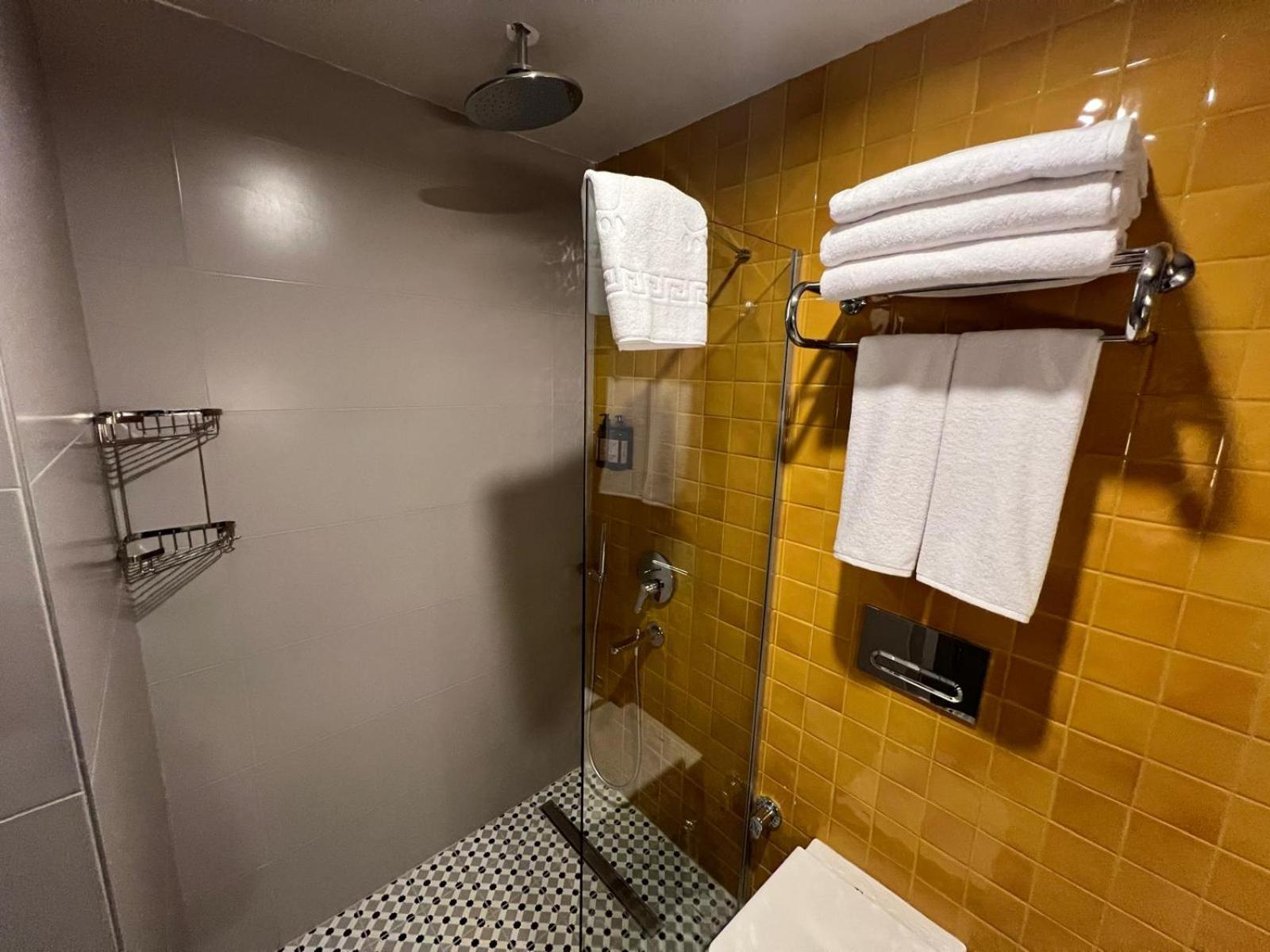 Weingart Suites Hotel Istanbul Bagian luar foto